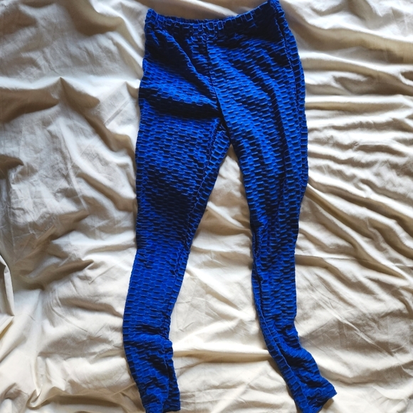 Discreet Brand Two-Piece Blue Tanktop and Leggings Set ( Medium ) - Picture 3 of 9